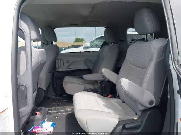 5TDKRKEC7PS154399 2023 TOYOTA SIENNA - Image 8