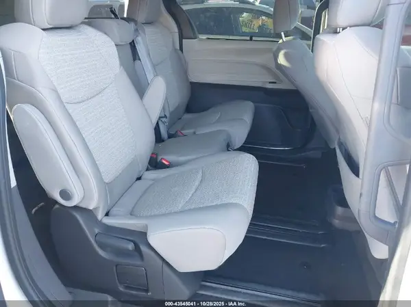 5TDKRKEC7PS161143 2023 TOYOTA SIENNA - Image 8