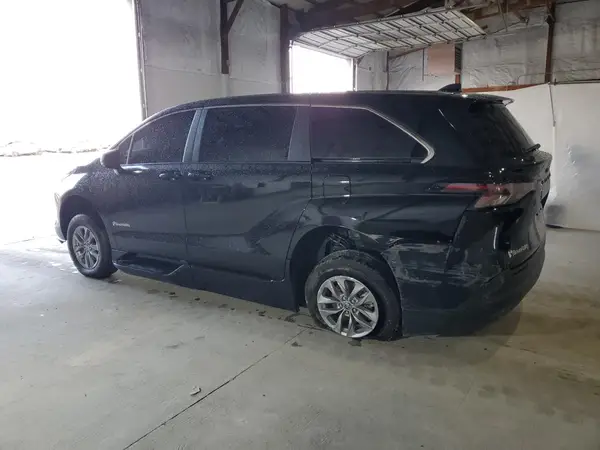 5TDKRKEC7PS163393 2023 TOYOTA SIENNA - Image 2