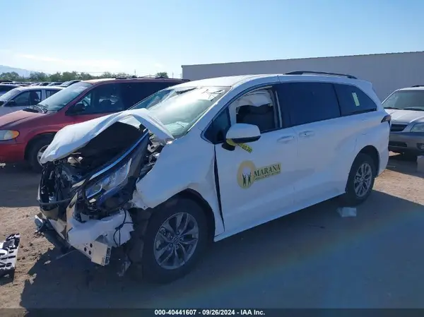 5TDKRKEC7PS174507 2023 TOYOTA SIENNA - Image 2