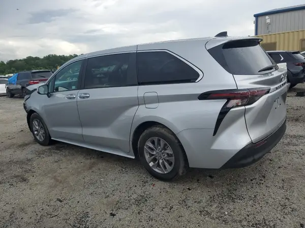 5TDKRKEC7RS188975 2024 TOYOTA SIENNA - Image 2
