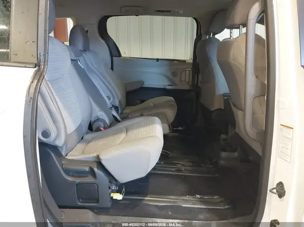 5TDKRKEC7RS196977 2024 TOYOTA SIENNA - Image 8