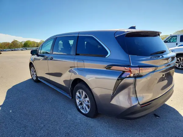 5TDKRKEC7RS210019 2024 TOYOTA SIENNA - Image 2