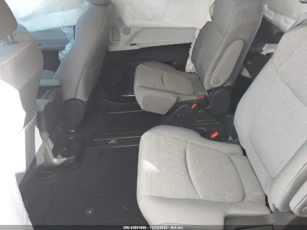 5TDKRKEC7SS235136 2025 TOYOTA SIENNA - Image 8