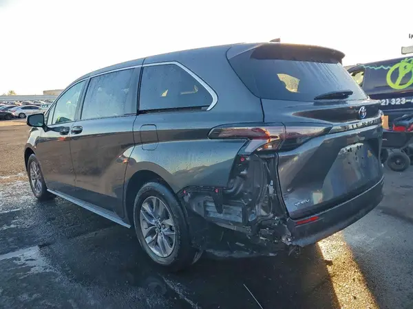 5TDKRKEC7SS243253 2025 TOYOTA SIENNA - Image 2