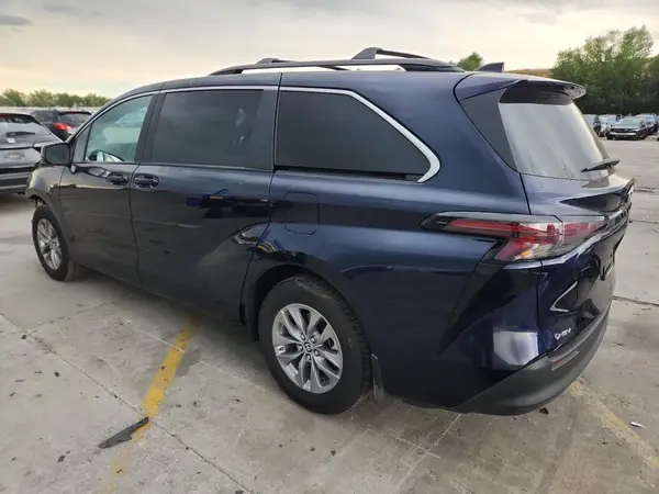 5TDKRKEC7SS246654 2025 TOYOTA SIENNA - Image 2