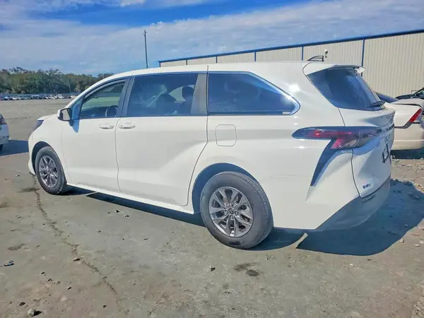 5TDKRKEC7SS255550 2025 TOYOTA SIENNA - Image 2