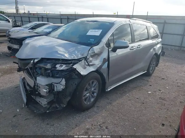 5TDKRKEC7SS260697 2025 TOYOTA SIENNA - Image 2