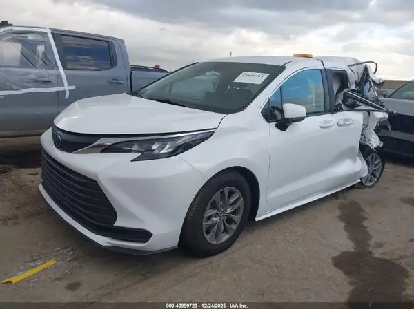 5TDKRKEC7SS270761 2025 TOYOTA SIENNA - Image 2