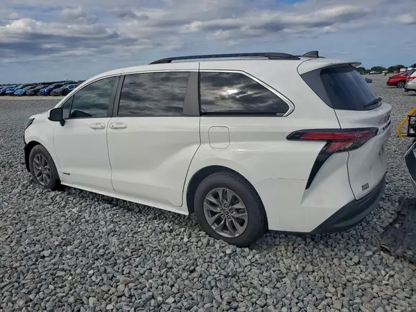 5TDKRKEC8MS007004 2021 TOYOTA SIENNA - Image 2