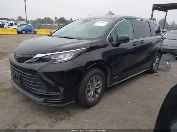 5TDKRKEC8MS009691 2021 TOYOTA SIENNA - Image 2