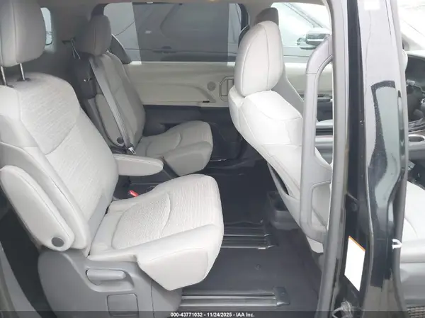 5TDKRKEC8MS009691 2021 TOYOTA SIENNA - Image 8