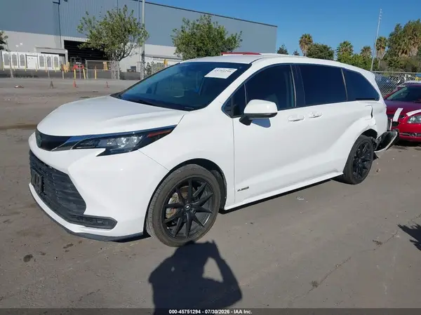 5TDKRKEC8MS016690 2021 TOYOTA SIENNA - Image 2