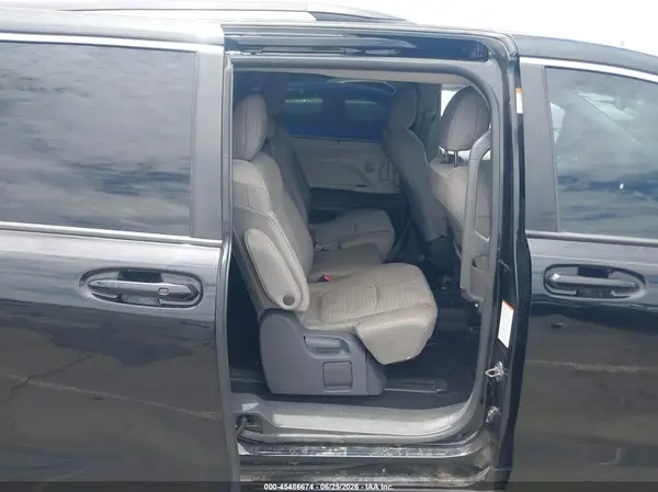 5TDKRKEC8MS037247 2021 TOYOTA SIENNA - Image 8