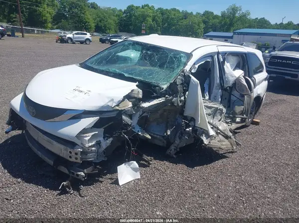 5TDKRKEC8MS046398 2021 TOYOTA SIENNA - Image 2
