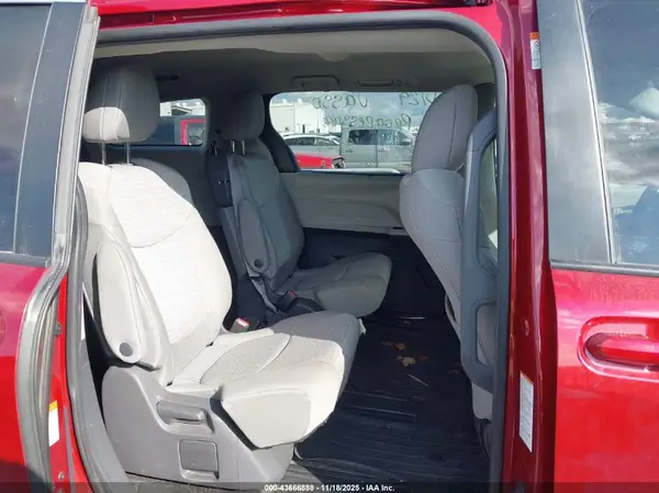 5TDKRKEC8MS052010 2021 TOYOTA SIENNA - Image 8