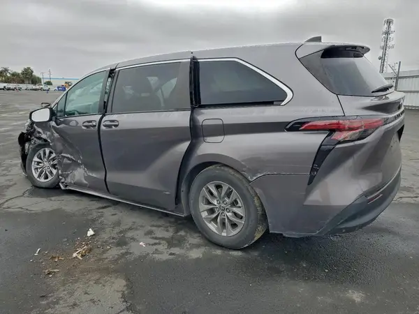 5TDKRKEC8MS055862 2021 TOYOTA SIENNA - Image 2