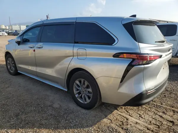 5TDKRKEC8MS070877 2021 TOYOTA SIENNA - Image 2