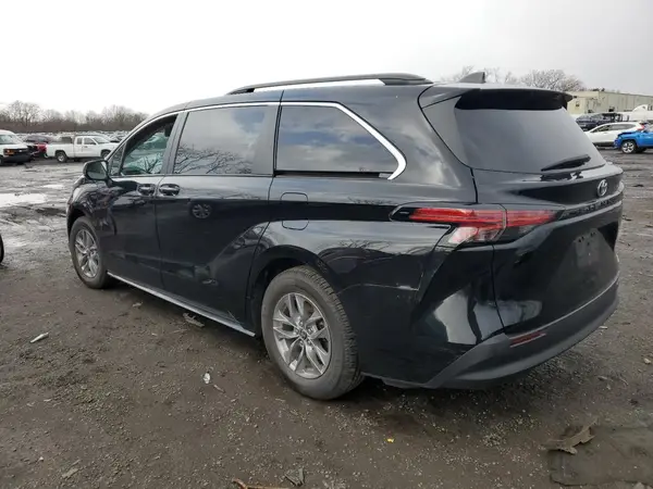 5TDKRKEC8NS076941 2022 TOYOTA SIENNA - Image 2