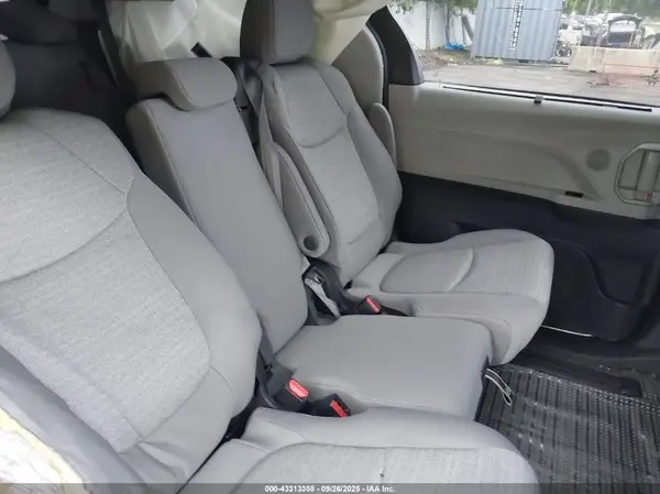 5TDKRKEC8NS078558 2022 TOYOTA SIENNA - Image 8