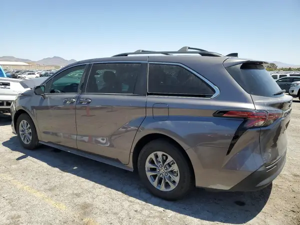 5TDKRKEC8NS089544 2022 TOYOTA SIENNA - Image 2