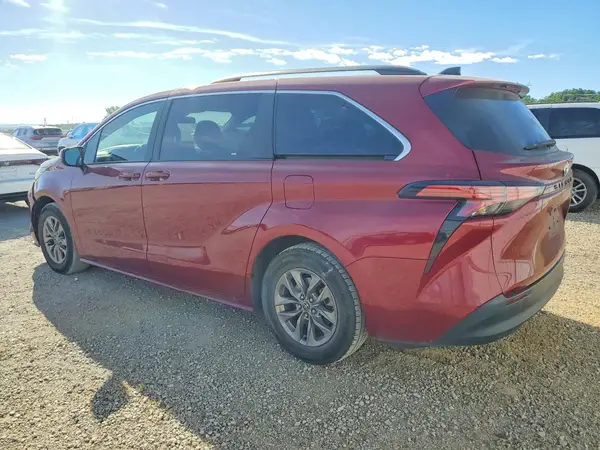 5TDKRKEC8NS096445 2022 TOYOTA SIENNA - Image 2