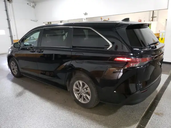 5TDKRKEC8NS117620 2022 TOYOTA SIENNA - Image 2