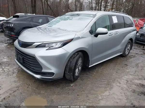 5TDKRKEC8NS118640 2022 TOYOTA SIENNA - Image 2