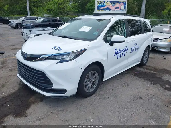 5TDKRKEC8NS119187 2022 TOYOTA SIENNA - Image 2