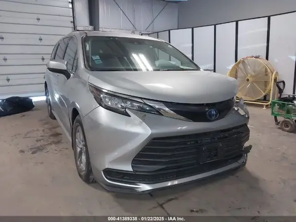 5TDKRKEC8NS119299 2022 TOYOTA SIENNA - Image 1