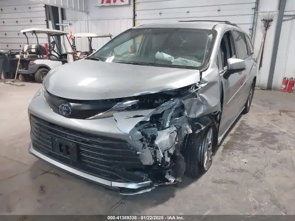 5TDKRKEC8NS119299 2022 TOYOTA SIENNA - Image 2