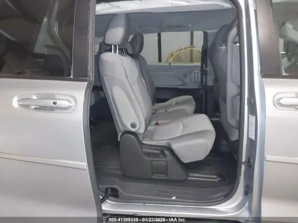 5TDKRKEC8NS119299 2022 TOYOTA SIENNA - Image 8