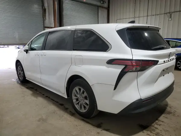 5TDKRKEC8NS121456 2022 TOYOTA SIENNA - Image 2