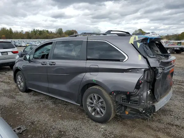 5TDKRKEC8NS136023 2022 TOYOTA SIENNA - Image 2