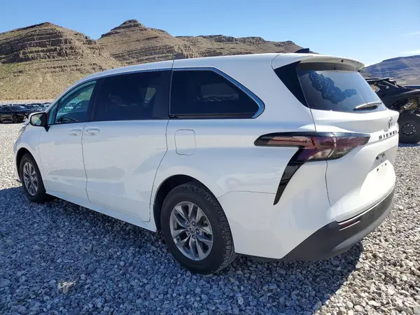 5TDKRKEC8PS163984 2023 TOYOTA SIENNA - Image 2