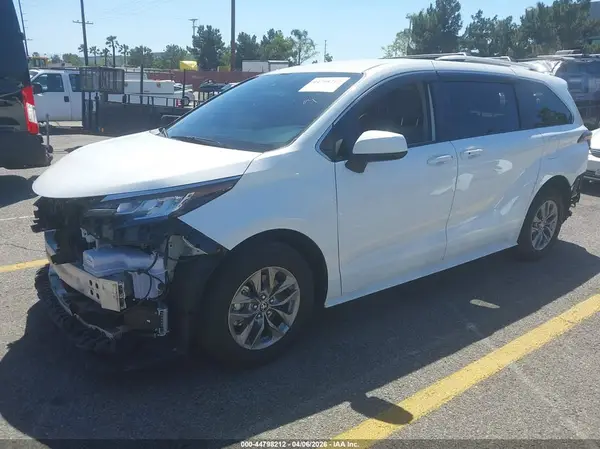 5TDKRKEC8PS169767 2023 TOYOTA SIENNA - Image 2