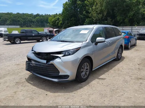 5TDKRKEC8RS193795 2024 TOYOTA SIENNA - Image 2