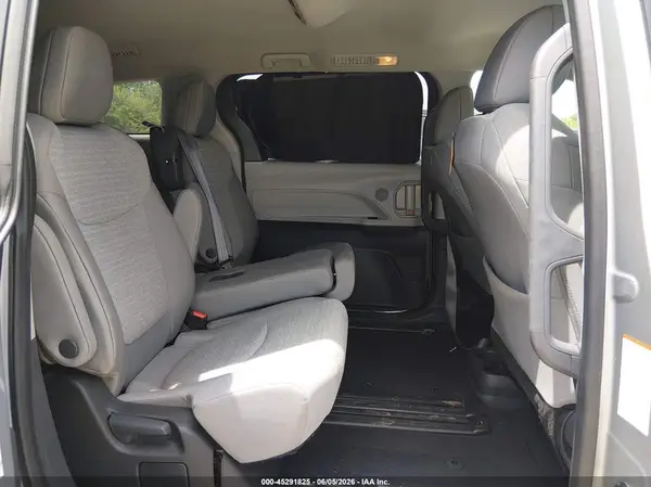 5TDKRKEC8RS193795 2024 TOYOTA SIENNA - Image 8