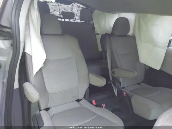 5TDKRKEC8RS202561 2024 TOYOTA SIENNA - Image 8