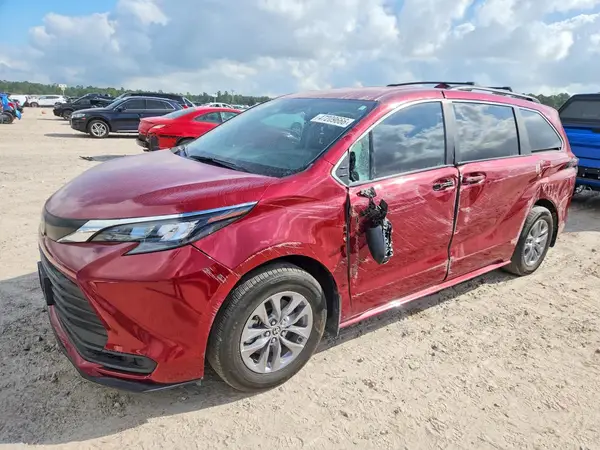 5TDKRKEC8RS218937 2024 TOYOTA SIENNA - Image 1
