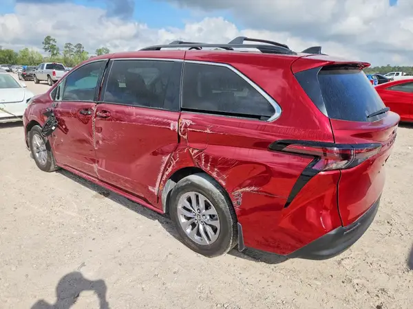 5TDKRKEC8RS218937 2024 TOYOTA SIENNA - Image 2