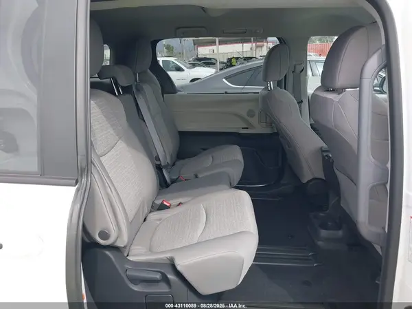 5TDKRKEC8RS222356 2024 TOYOTA SIENNA - Image 8