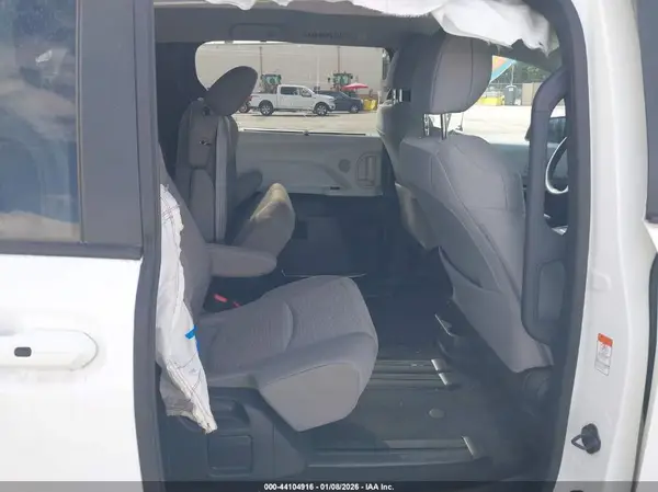 5TDKRKEC8SS225974 2025 TOYOTA SIENNA - Image 8