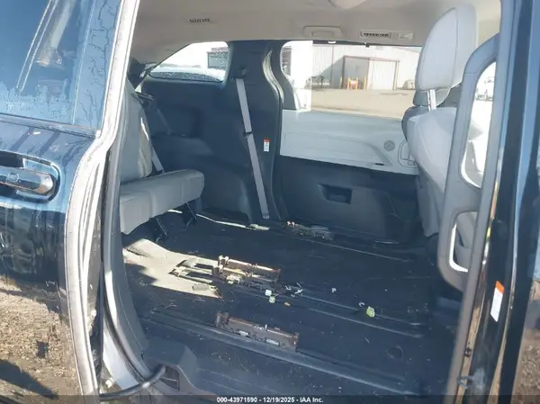 5TDKRKEC8SS227174 2025 TOYOTA SIENNA - Image 8