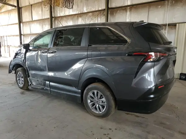 5TDKRKEC8SS238675 2025 TOYOTA SIENNA - Image 2