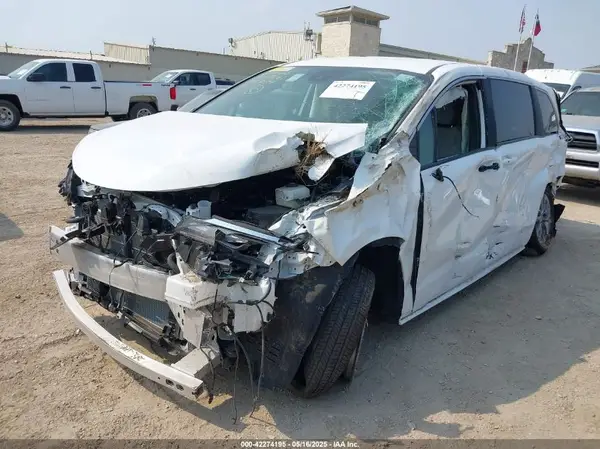 5TDKRKEC8SS245934 2025 TOYOTA SIENNA - Image 2