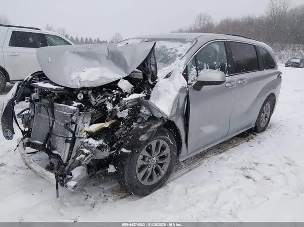 5TDKRKEC8SS247750 2025 TOYOTA SIENNA - Image 2