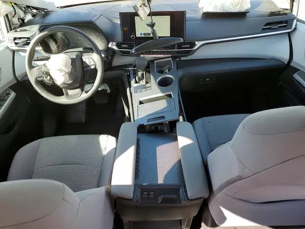 5TDKRKEC8TS295251 2026 TOYOTA SIENNA - Image 8