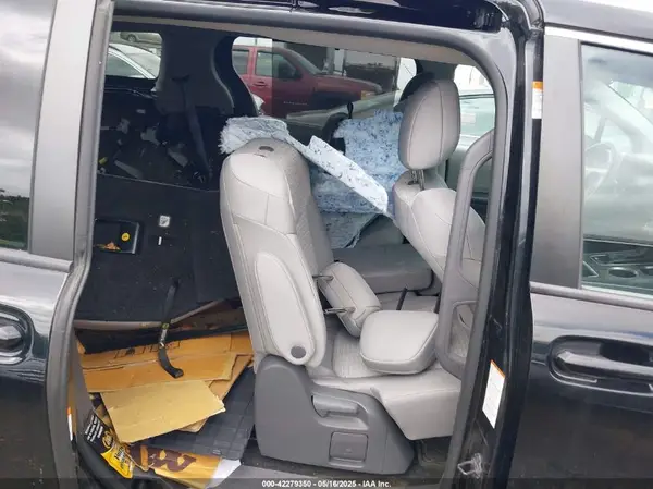 5TDKRKEC9MS007710 2021 TOYOTA SIENNA - Image 8
