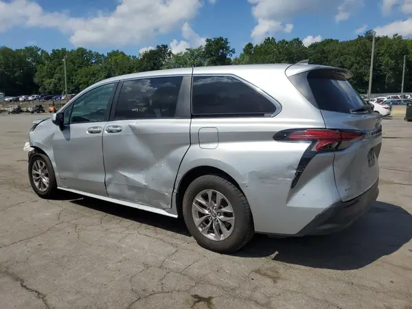 5TDKRKEC9MS012096 2021 TOYOTA SIENNA - Image 2